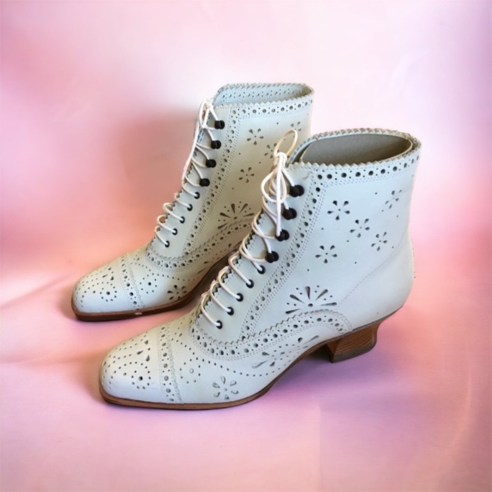 PRADA Victorian Style Lace Up Ankle Boot. - Picture 3 of 8